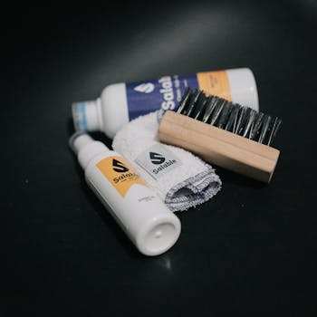 Kuestenwind Kleiderbuerste Senfgelb